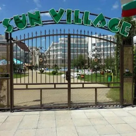 Two-bed Flat In Sunny With Pool View サニービーチ