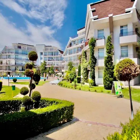 Two-bed Flat In Sunny With Pool View サニービーチ