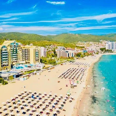 アパート Two-bed Flat In Sunny With Pool View サニービーチ