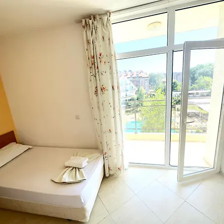Daire Two-bed Flat In Sunny With Pool View Sunny Beach