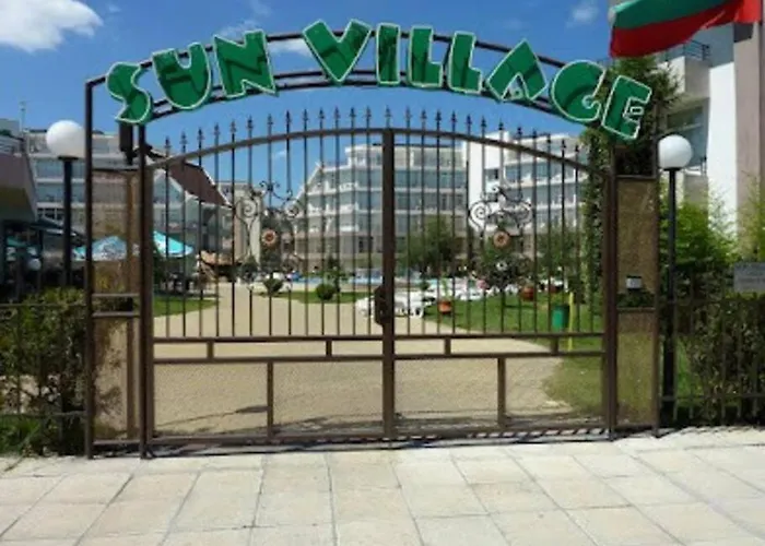 Two-bed Flat In Sunny With Pool View 阳光海滩