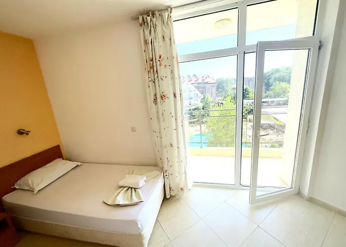 Appartement Two-bed Flat In Sunny With Pool View Slantchev Briag