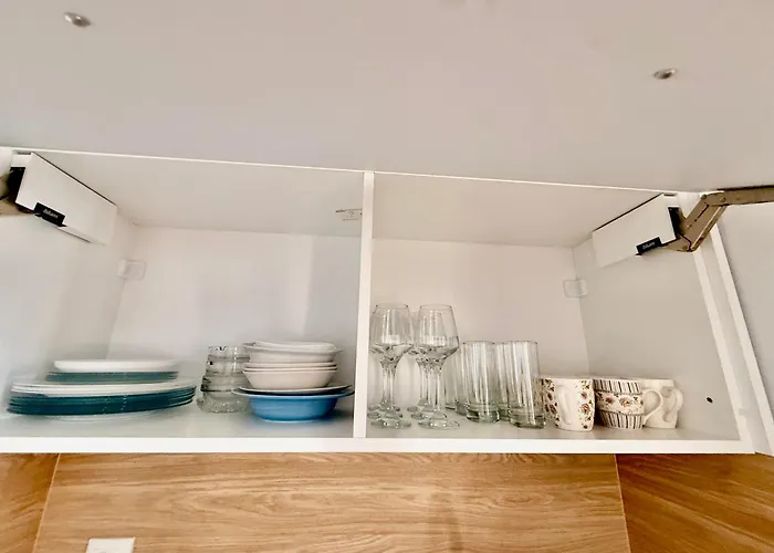 Appartement Two-bed Flat In Sunny With Pool View