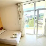 Апартамент Two-bed Flat In Sunny With Pool View Слънчев бряг