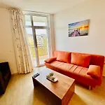 Two-bed Flat In Sunny With Pool View