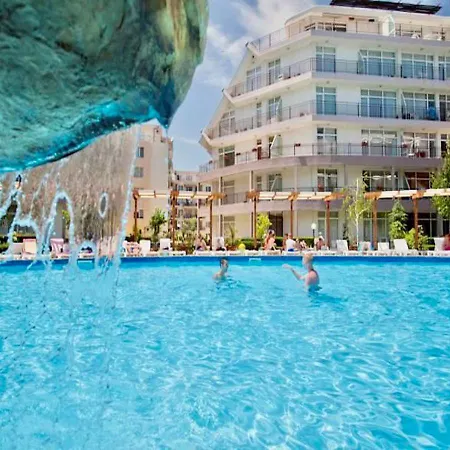 Two-bed Flat In Sunny With Pool View