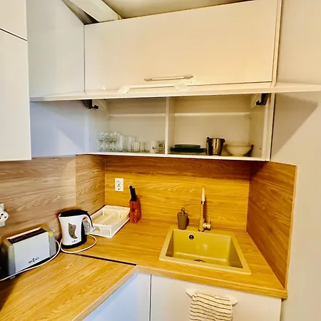 Two-bed Flat In Sunny With Pool View Apartman *