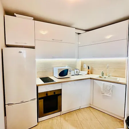 Apartman Two-bed Flat In Sunny With Pool View *