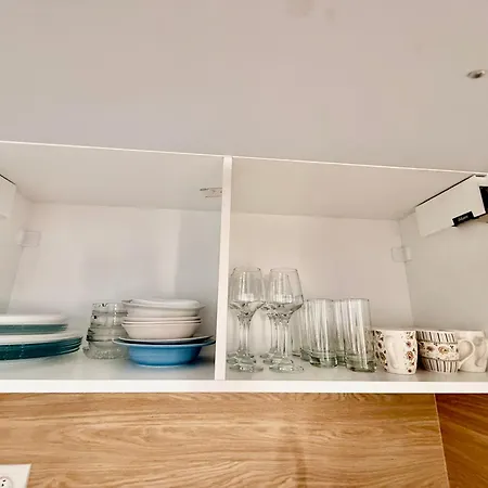 Apartamento Two-bed Flat In Sunny With Pool View