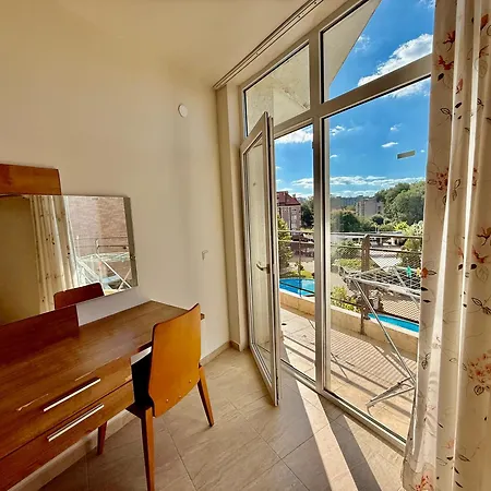 Two-bed Flat In Sunny With Pool View Apartamento Sunny Beach