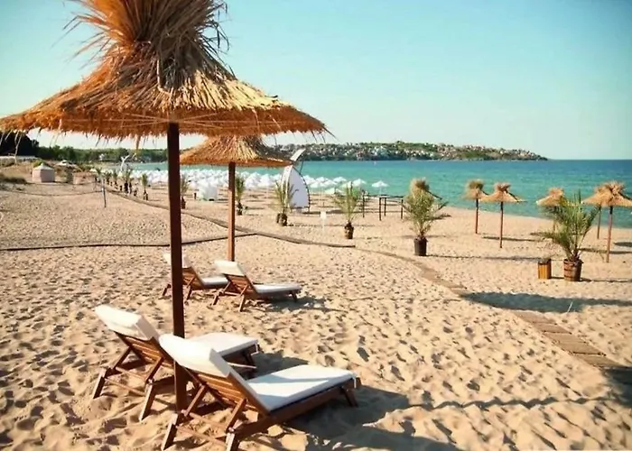 Apartamento Two-bed Flat In Sunny With Pool View *