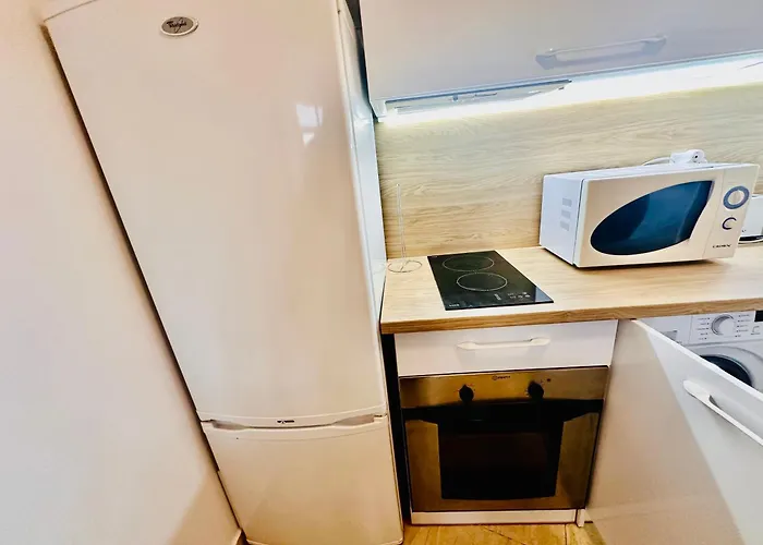 Two-bed Flat In Sunny With Pool View *