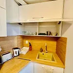 Two-bed Flat In Sunny With Pool View アパート *